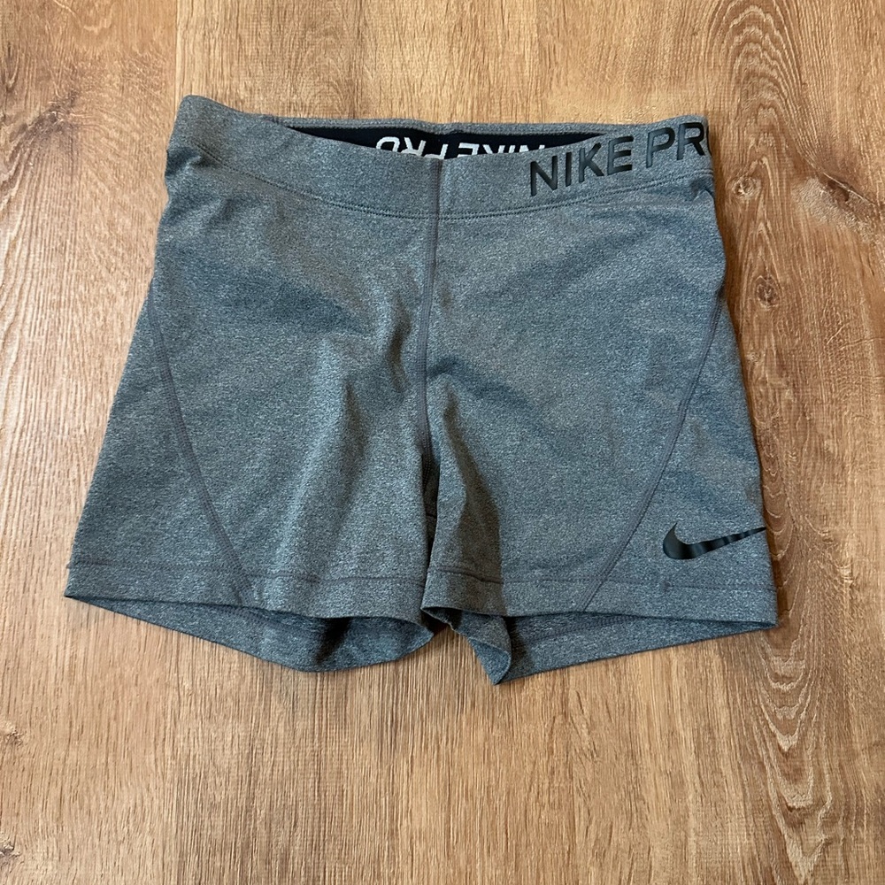 Nike pro Dri-FIT Heather Gray shorts